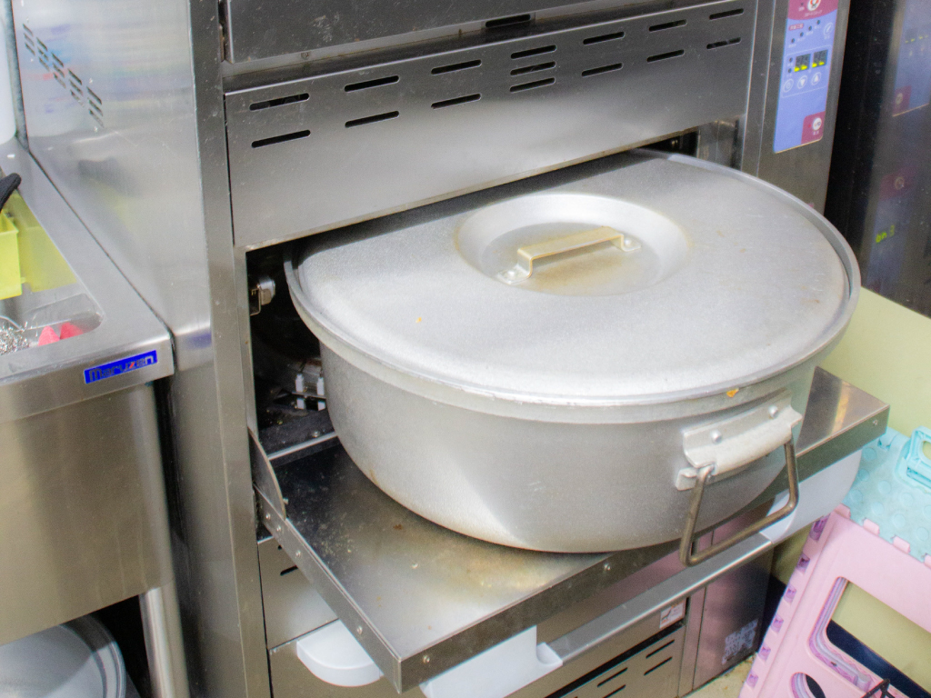 ホープうるまの厨房の調理器具