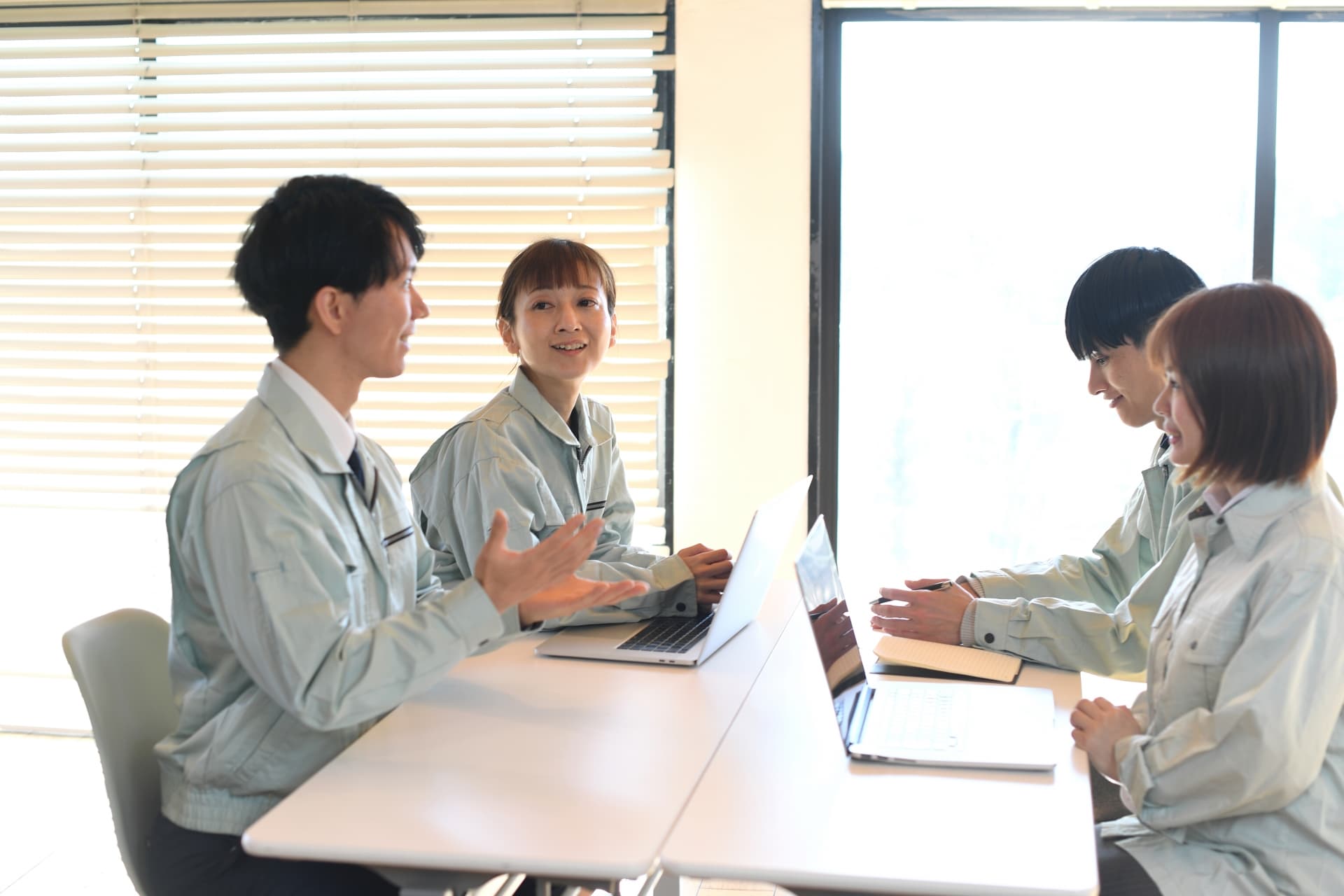 ミーティングをおこなっているの様子